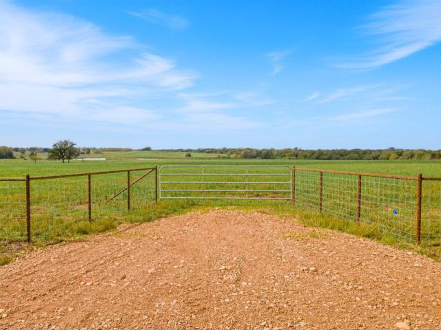 Land for sale in Flatonia, Texas