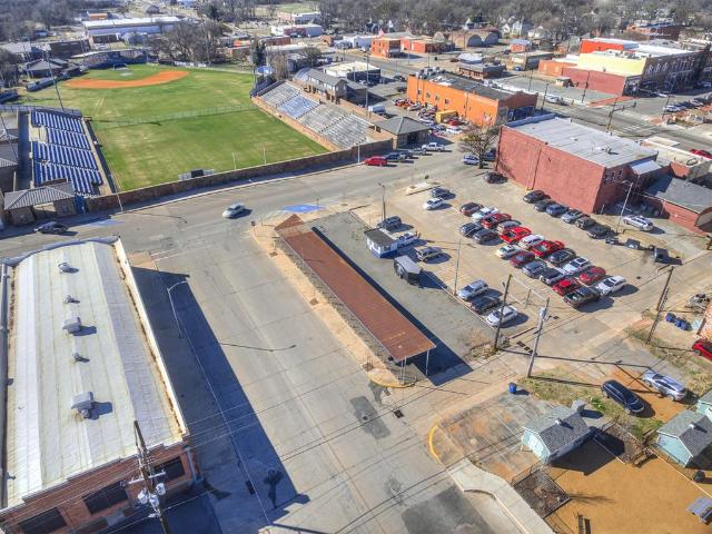 Commercial for sale in Guthrie, Logan County