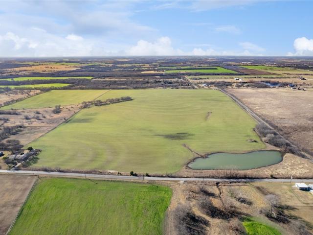 Property for sale in Southmayd, Texas