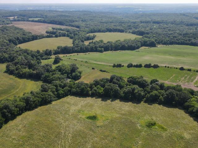 Farm for sale in Farmington, Iowa