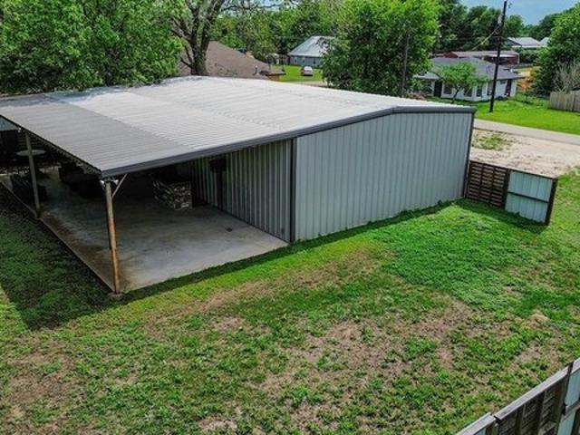 House for sale in Lexington, Texas
