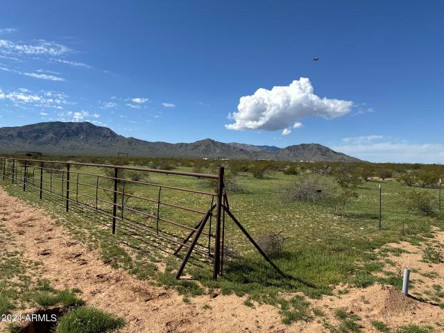 Land for sale in Aguila Land for sale in Aguila