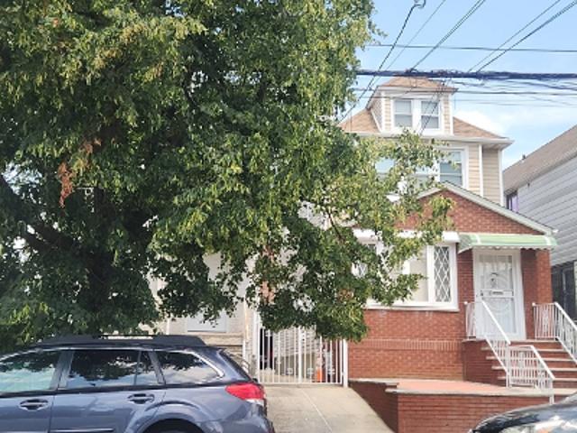House for sale in Queens, Arverne
