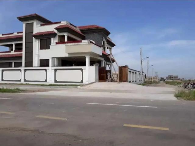 Land for sale in Peshawar, North West Frontier Province