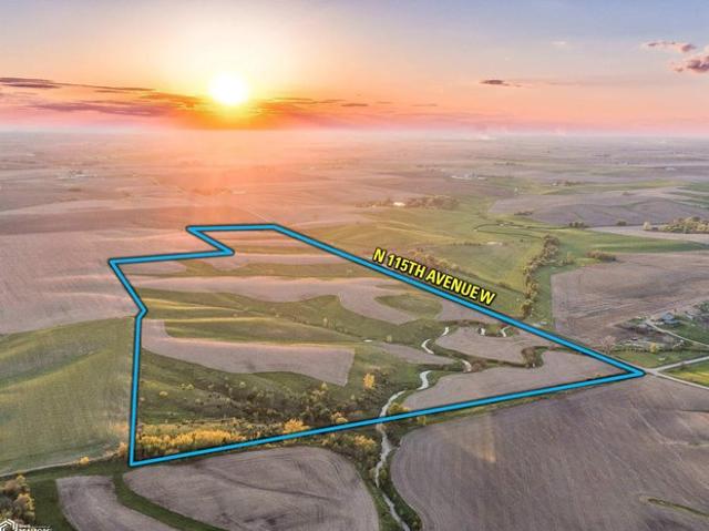 Farm for sale in Baxter, Iowa