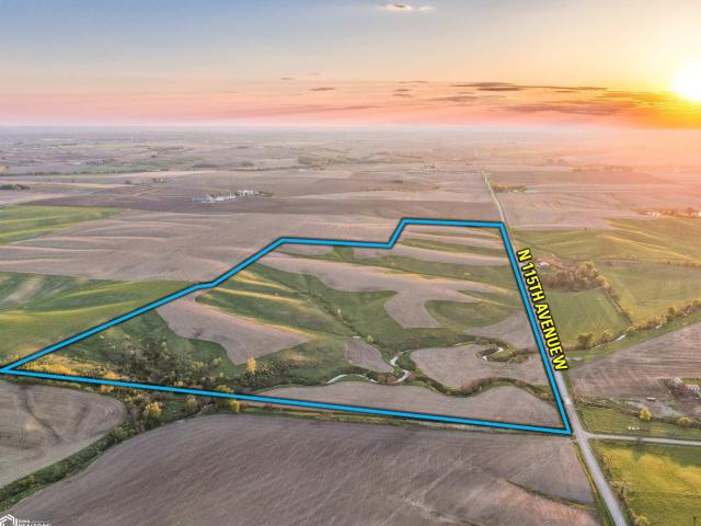 Farm for sale in Baxter, Iowa
