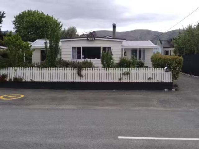 House for rent in Otakou