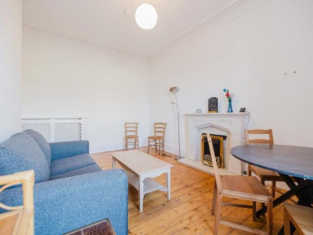 Apartment for rent in Hillside, Leith