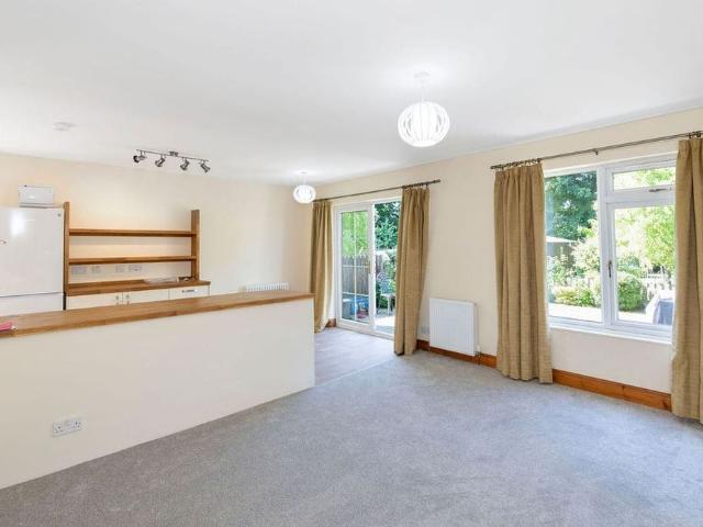 Apartment for rent in Carrick Knowe, Corstorphine