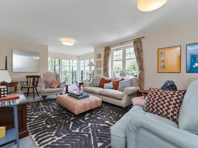 Apartment for rent in Colinton, Scotland