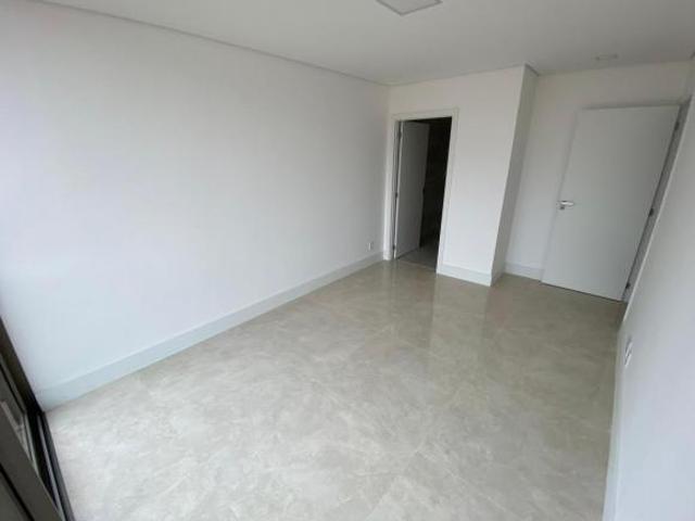 Apartamento venda em Região Geográfica Imediata do Distrito Federal, Região Integrada de Desenvolvimento do Distrito Federal e Entorno