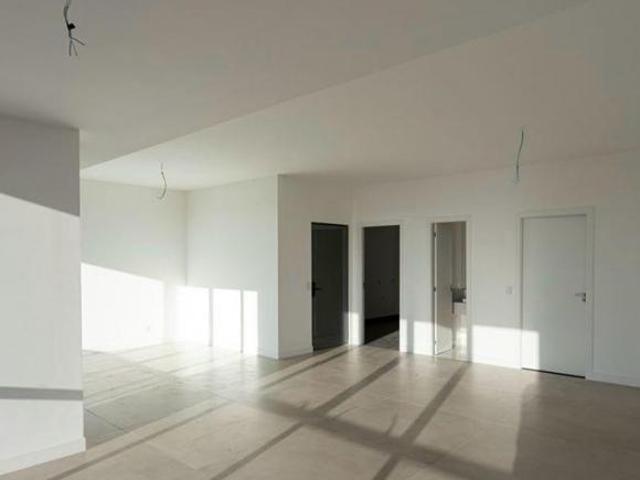 Apartamento venda em Região Geográfica Imediata do Distrito Federal, Região Integrada de Desenvolvimento do Distrito Federal e Entorno
