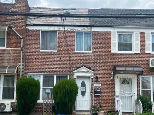 House for sale in Queens, Arverne