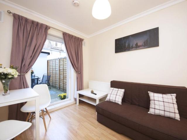 Apartment for rent in West Kensington, Greater London