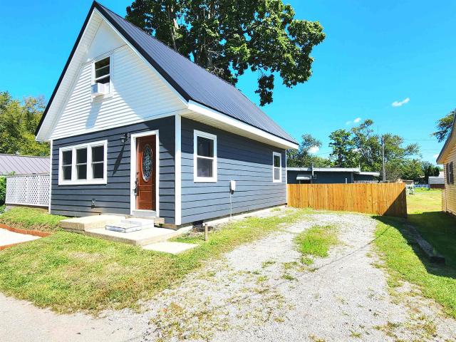 House for sale in Cromwell, Indiana