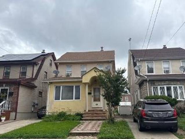 House for sale in Queens, Arverne