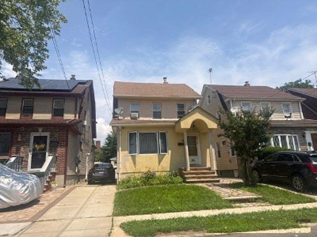 House for sale in Queens, Arverne