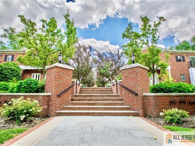 Townhouse for sale in Metuchen, New Jersey