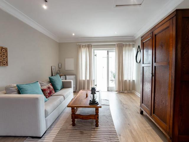 Apartment for rent in Camps Bay, Cape Town