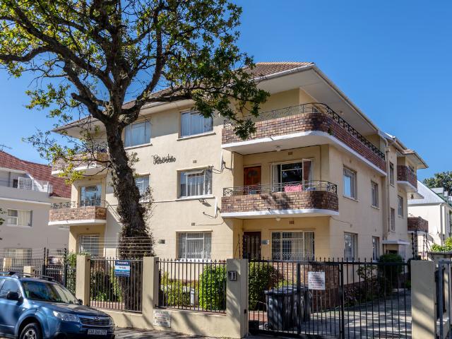Apartment for rent in Parktown North, Rosebank