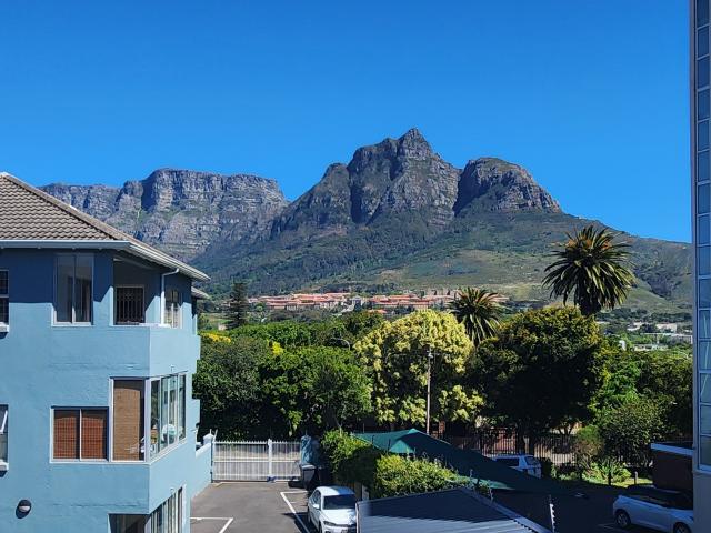 Apartment for rent in Parktown North, Rosebank
