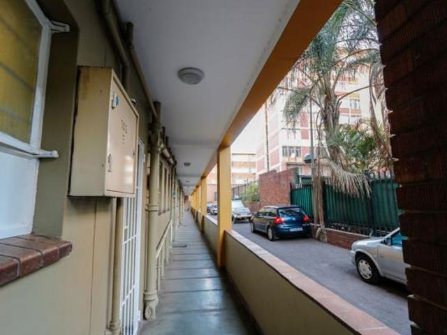 Flat for rent in Waterkloof, Gauteng