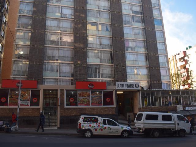Apartment for rent in Doornfontein, Johannesburg