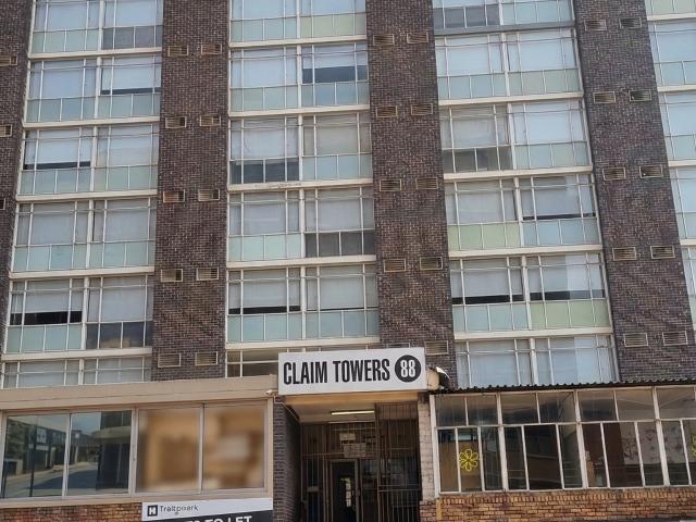Apartment for rent in Doornfontein, Johannesburg