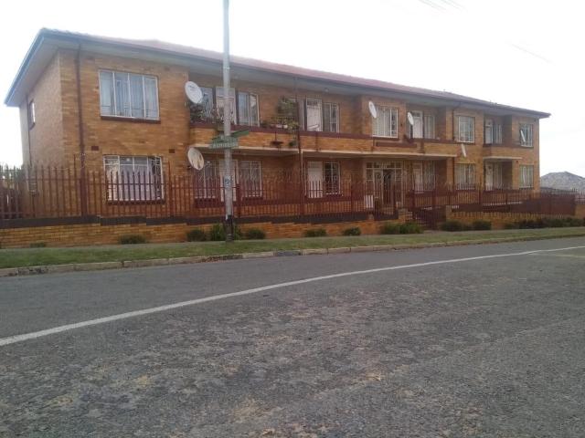 Apartment for rent in Linmeyer, Johannesburg