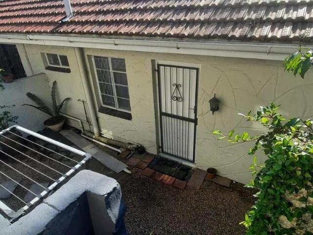 Apartment for rent in Seaview, Kwazulu-natal