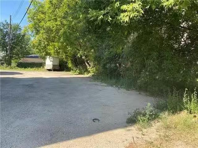 House for sale in East St. Paul, Manitoba
