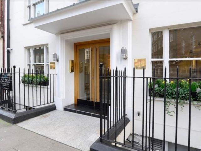 Apartment for rent in Mayfair, Greater London