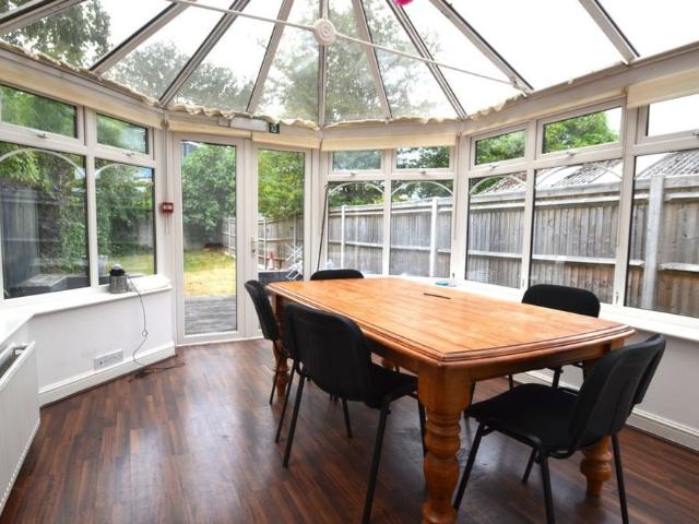 Studio for rent in Row Town, Surrey