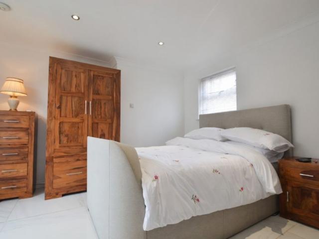 Studio for rent in Stanwell, Spelthorne