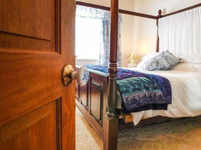 House for sale in Dewsbury, West Yorkshire
