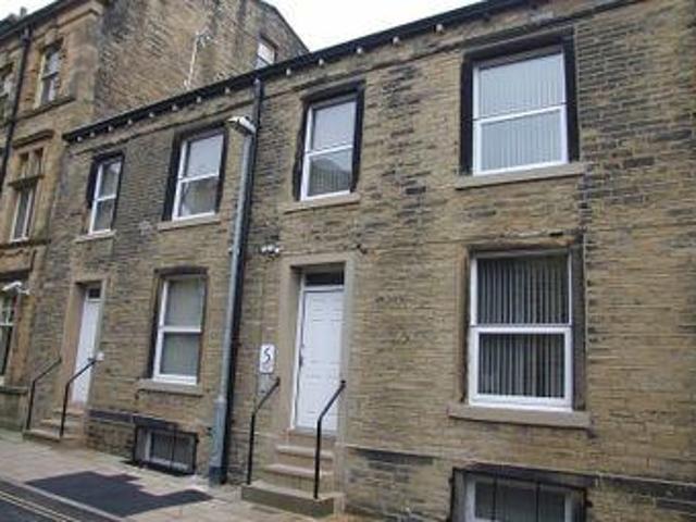 House for rent in Halifax, West Yorkshire