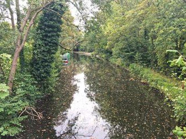 House for sale in Heol-las, Surrey