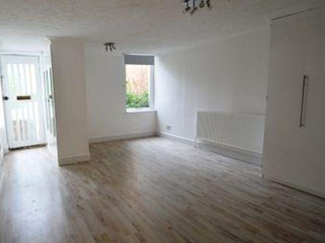 House for rent in Surrey, England
