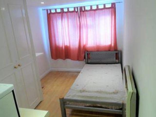 House for rent in Surrey