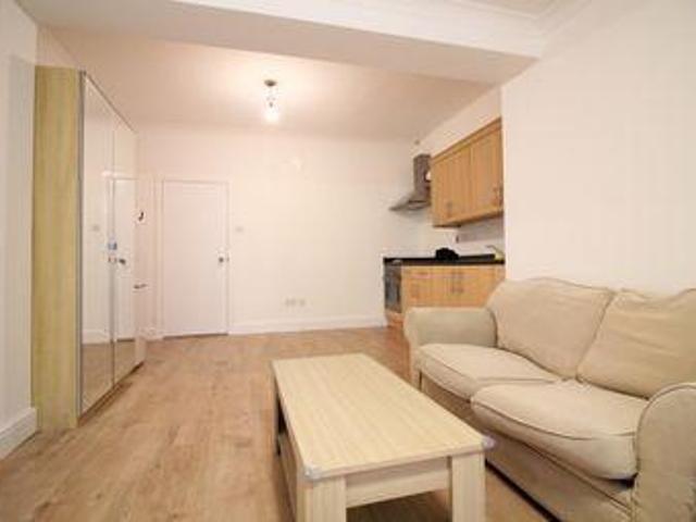House for rent in Row Town, Surrey