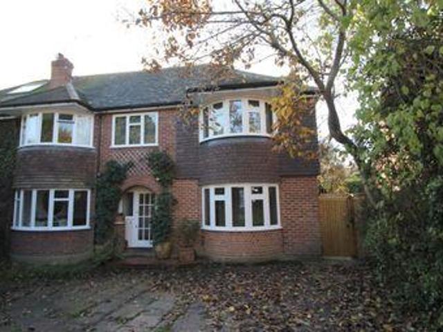 House for rent in Row Town, Surrey