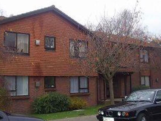 House for rent in Pachesham Park, Surrey