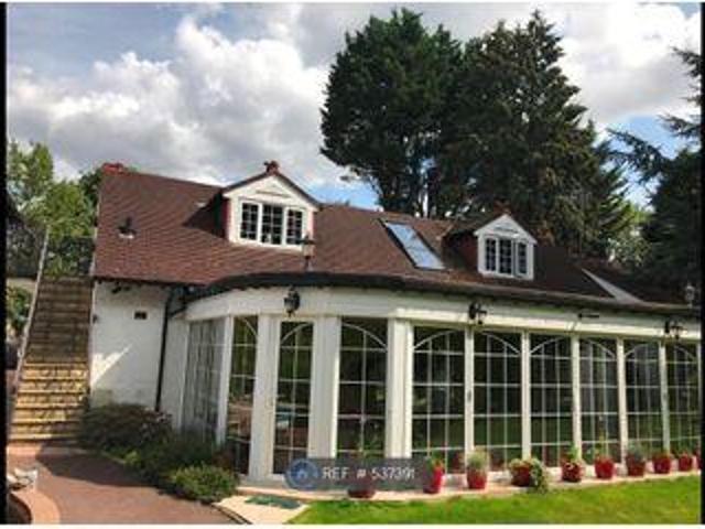 House for rent in Pouchen End, Hertfordshire