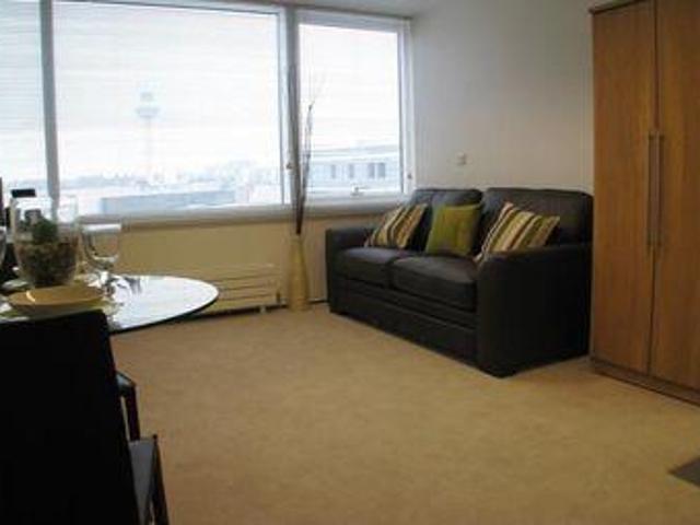 House for rent in Calderstones