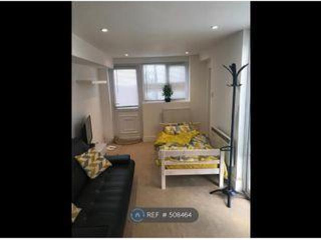 House for rent in Surrey, England
