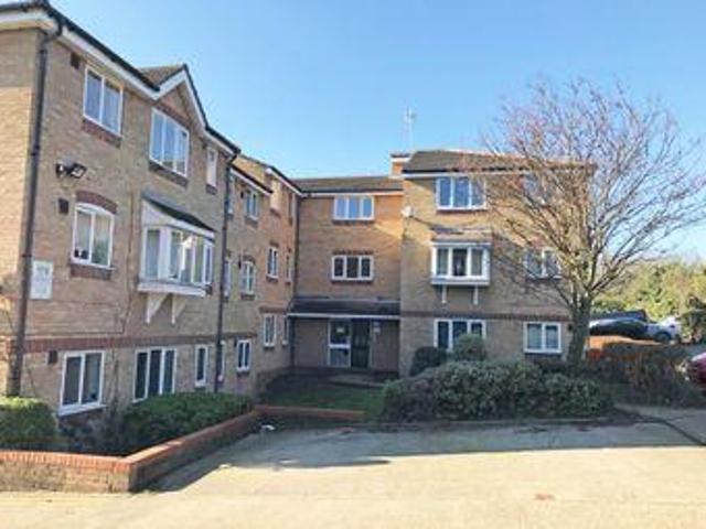 House for sale in Purfleet, Essex