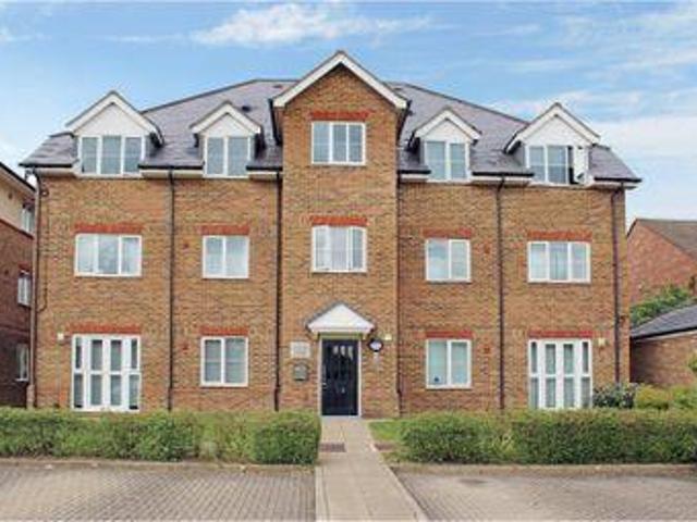 House for sale in London Borough of Ealing, Greenford