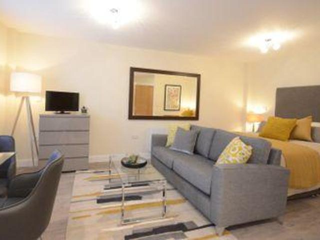 House for sale in Fleet, Hart