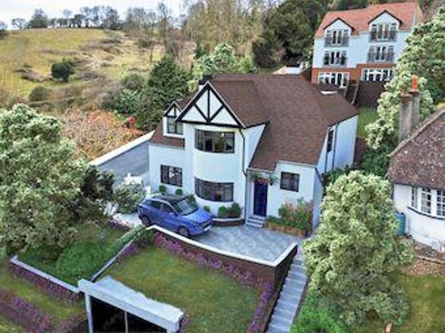 House for sale in Hillview, Surrey