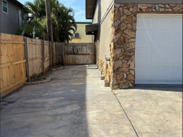 Apartment for rent in Holmes Beach, Florida